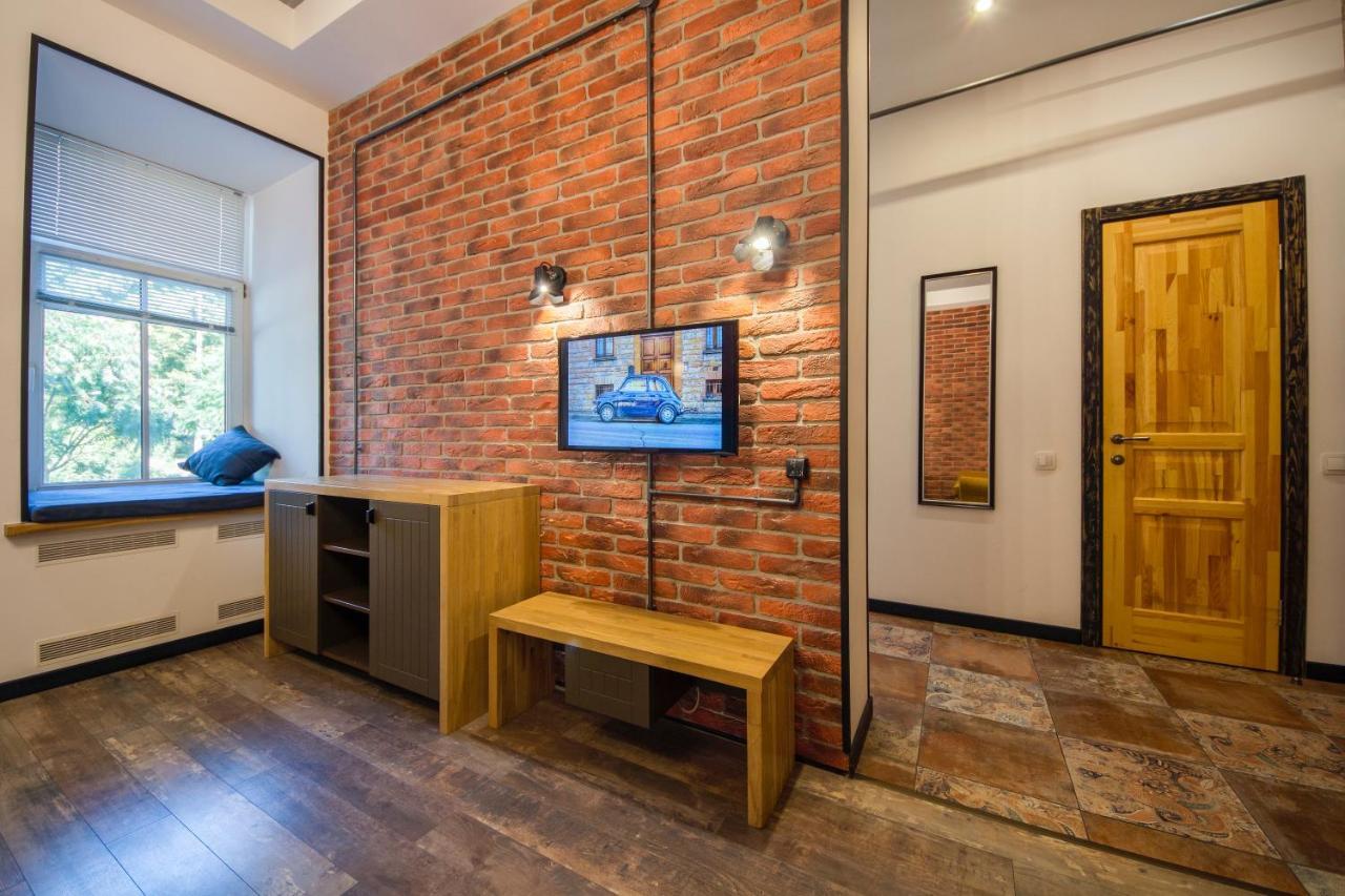 Self Check-In Apartments Near Landscape Alley Kiev Exterior foto